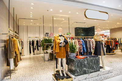 休闲服装店内景 营造轻松愉悦的零售环境